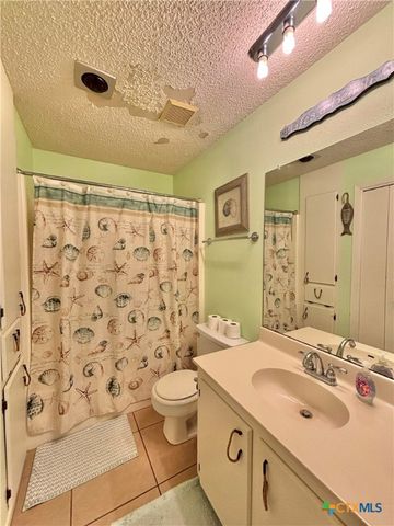 438 S 15th Street, Port O'connor, TX 77982