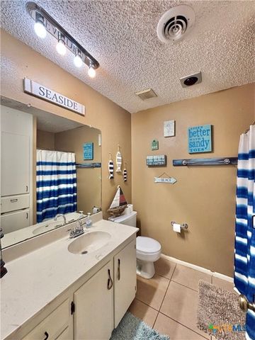 438 S 15th Street, Port O'connor, TX 77982