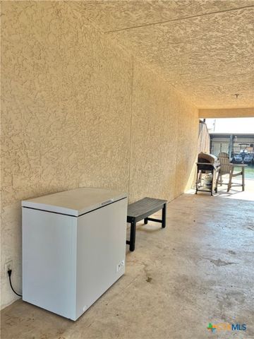 438 S 15th Street, Port O'connor, TX 77982