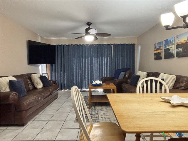 438 S 15th Street, Port O'connor, TX 77982