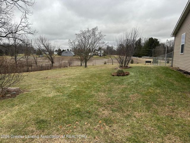 4215 N Smith Road, Dimondale, MI 48821