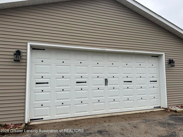 4215 N Smith Road, Dimondale, MI 48821