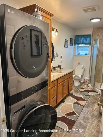 4215 N Smith Road, Dimondale, MI 48821