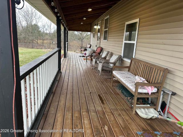 4215 N Smith Road, Dimondale, MI 48821