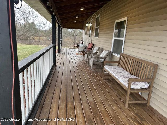 4215 N Smith Road, Dimondale, MI 48821