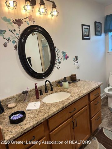 4215 N Smith Road, Dimondale, MI 48821