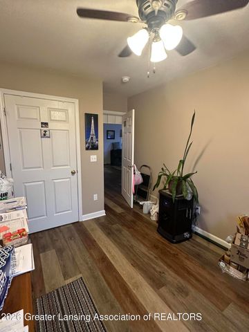 4215 N Smith Road, Dimondale, MI 48821