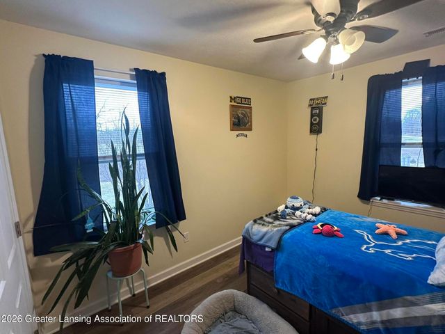 4215 N Smith Road, Dimondale, MI 48821