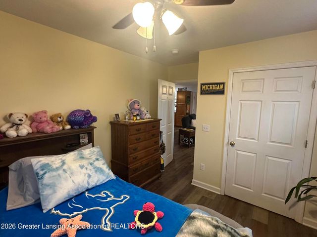 4215 N Smith Road, Dimondale, MI 48821