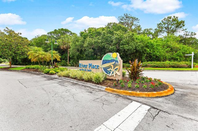 755 NE Trailside Run, Port St. Lucie, FL 34983