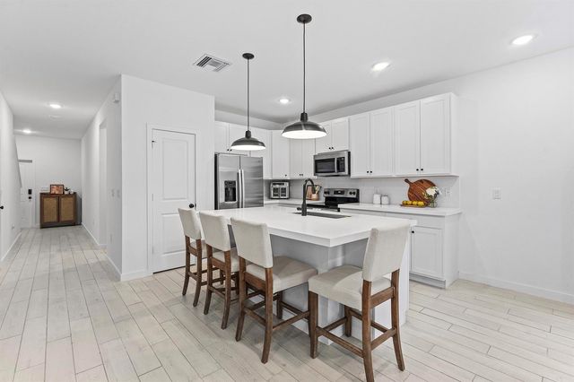 755 NE Trailside Run, Port St. Lucie, FL 34983