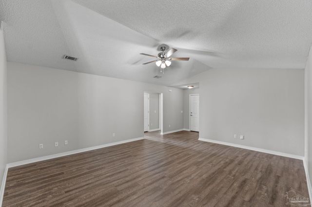 8134 Menorca St, Navarre, FL 32566