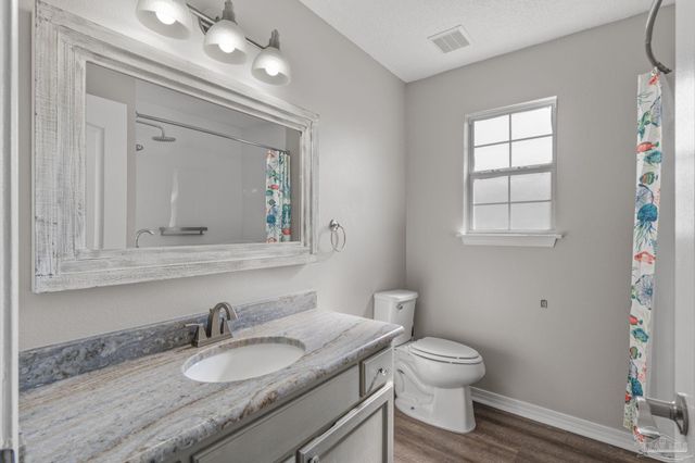 8134 Menorca St, Navarre, FL 32566