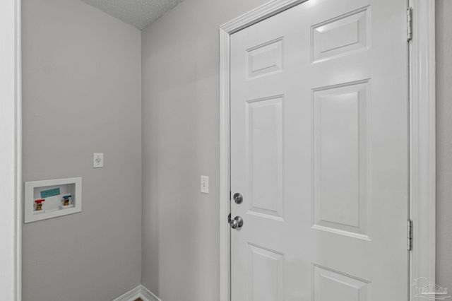 8134 Menorca St, Navarre, FL 32566