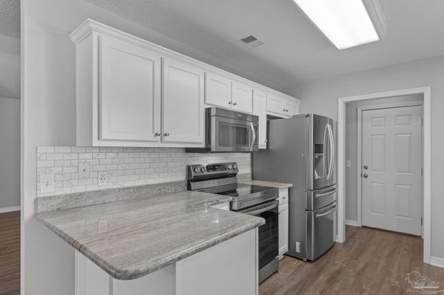 8134 Menorca St, Navarre, FL 32566