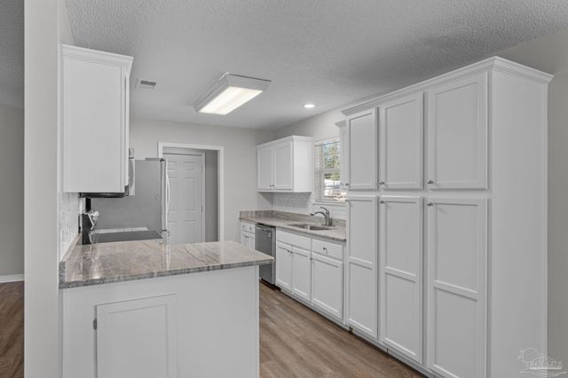 8134 Menorca St, Navarre, FL 32566