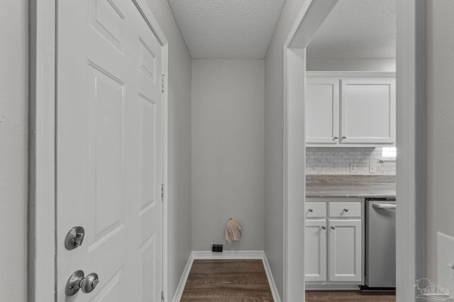 8134 Menorca St, Navarre, FL 32566