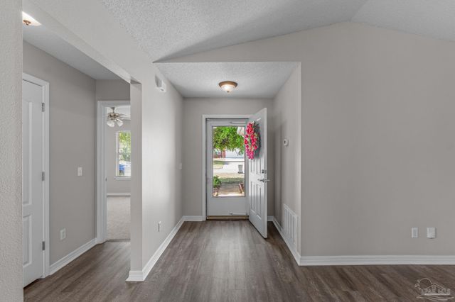 8134 Menorca St, Navarre, FL 32566