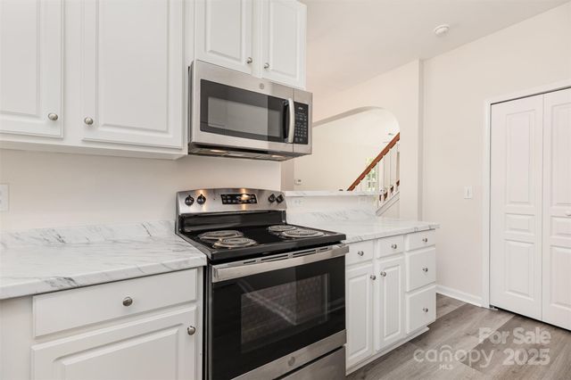 8390 Chaceview Court, Charlotte, NC 28269