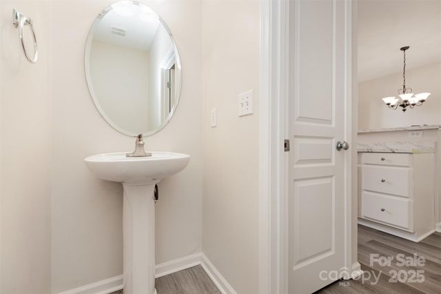 8390 Chaceview Court, Charlotte, NC 28269