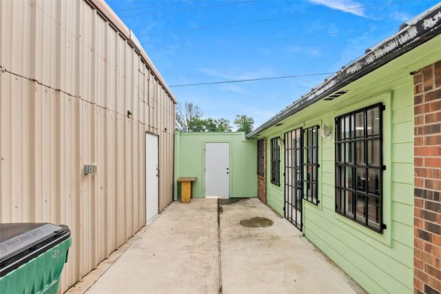 210 & 212 S Tammye Lane, Madisonville, TX 77864