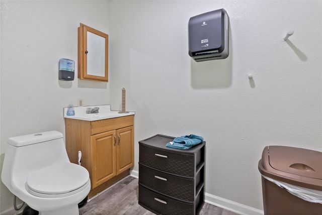 210 & 212 S Tammye Lane, Madisonville, TX 77864