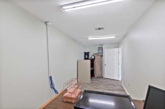 210 & 212 S Tammye Lane, Madisonville, TX 77864