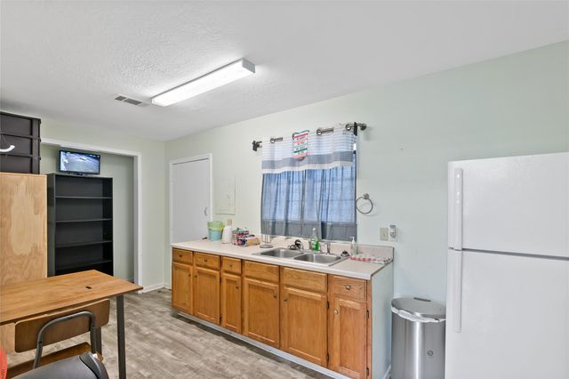 210 & 212 S Tammye Lane, Madisonville, TX 77864