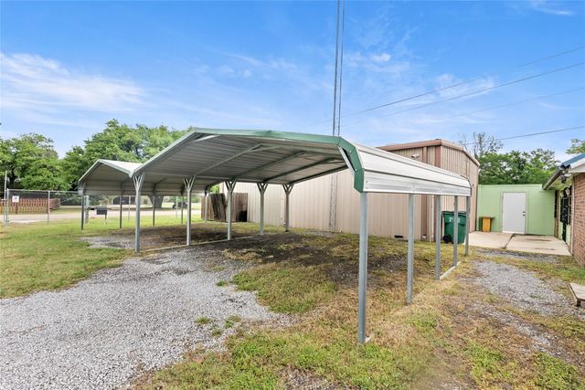 210 & 212 S Tammye Lane, Madisonville, TX 77864
