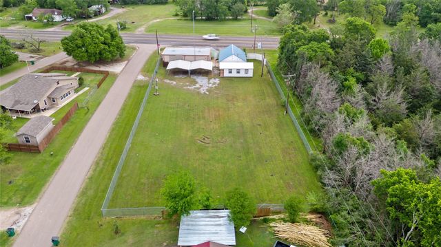 210 & 212 S Tammye Lane, Madisonville, TX 77864