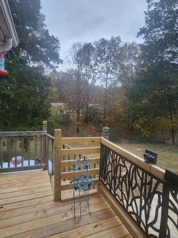 282 Maple Crest Circle NW, Charleston, TN 37310