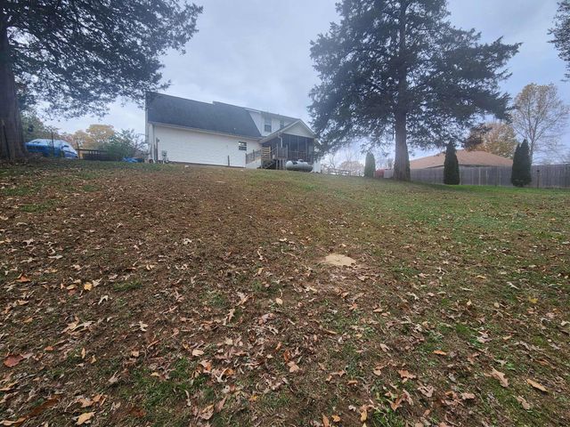 282 Maple Crest Circle NW, Charleston, TN 37310