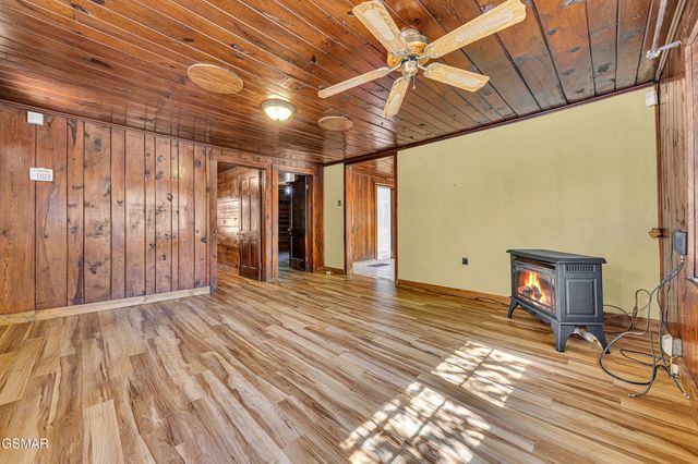 4155 Green Corner Road, Hartford, TN 37753