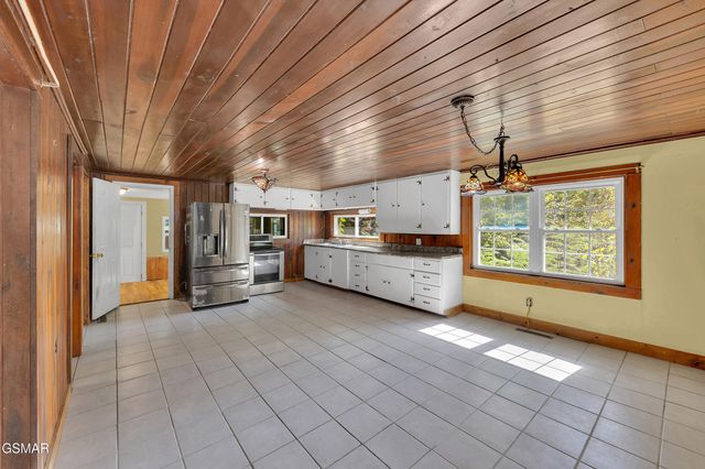 4155 Green Corner Road, Hartford, TN 37753