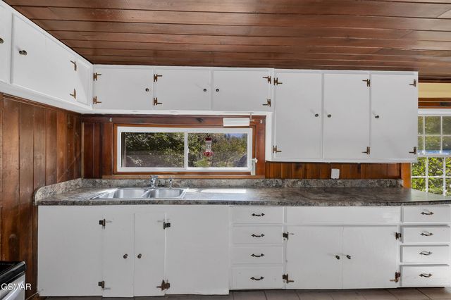 4155 Green Corner Road, Hartford, TN 37753