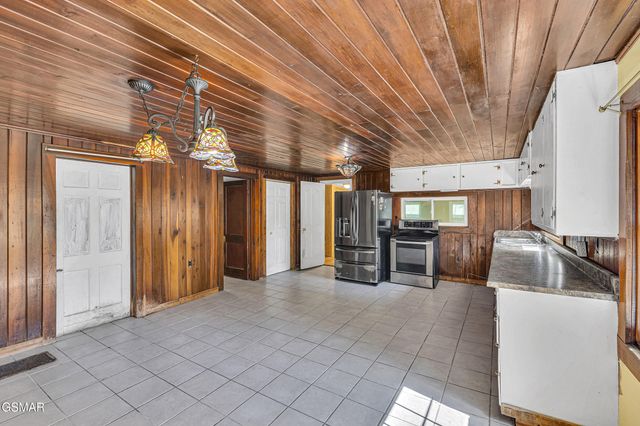 4155 Green Corner Road, Hartford, TN 37753