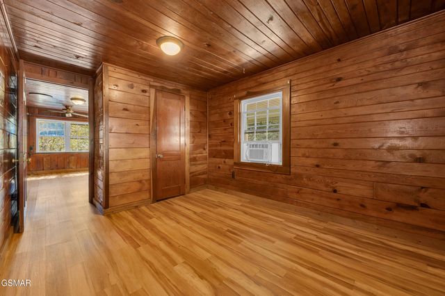 4155 Green Corner Road, Hartford, TN 37753