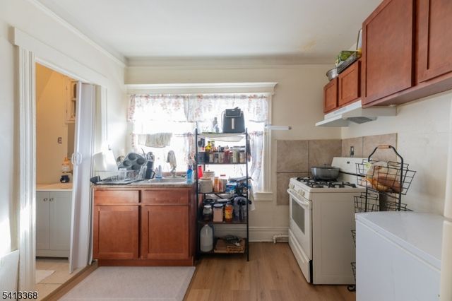 208 N 19Th St, East Orange City, NJ 07017