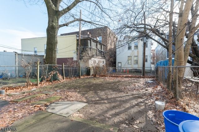 208 N 19Th St, East Orange City, NJ 07017