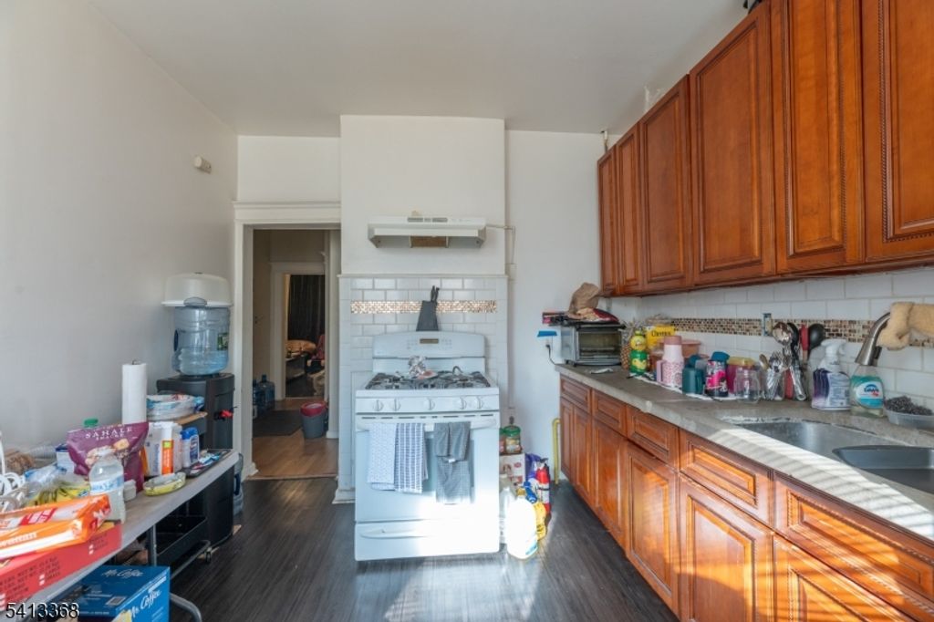208 N 19Th St, East Orange City, NJ 07017 — photo 5