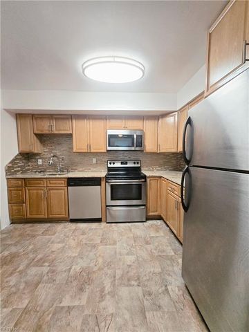 5813 W Hastings CT, Virginia Beach, VA 23462