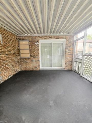 5813 W Hastings CT, Virginia Beach, VA 23462