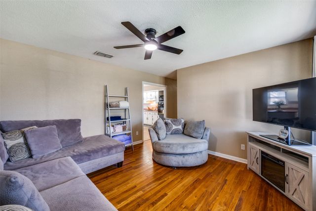 521 N Columbia Street, Stephenville, TX 76401