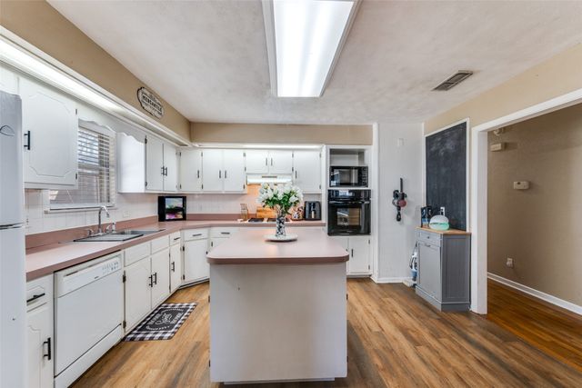 521 N Columbia Street, Stephenville, TX 76401