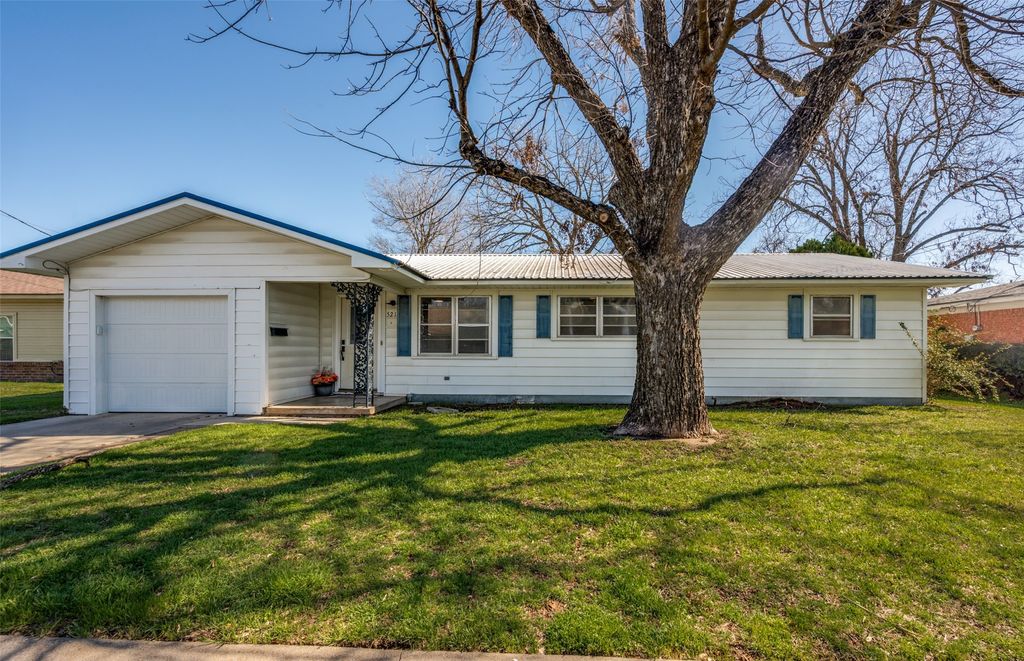 521 N Columbia Street, Stephenville, TX 76401