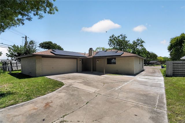 106 Terlingua Dr, Portland, TX 78374