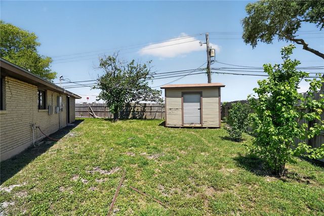 106 Terlingua Dr, Portland, TX 78374