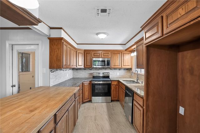 106 Terlingua Dr, Portland, TX 78374
