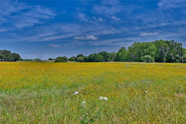 2165 County Road 250 RD, Weimar, TX 78962