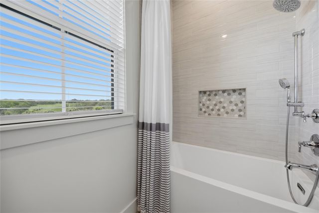 2165 County Road 250 RD, Weimar, TX 78962